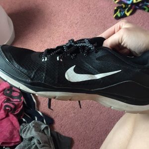 Women’s black nike sneakers